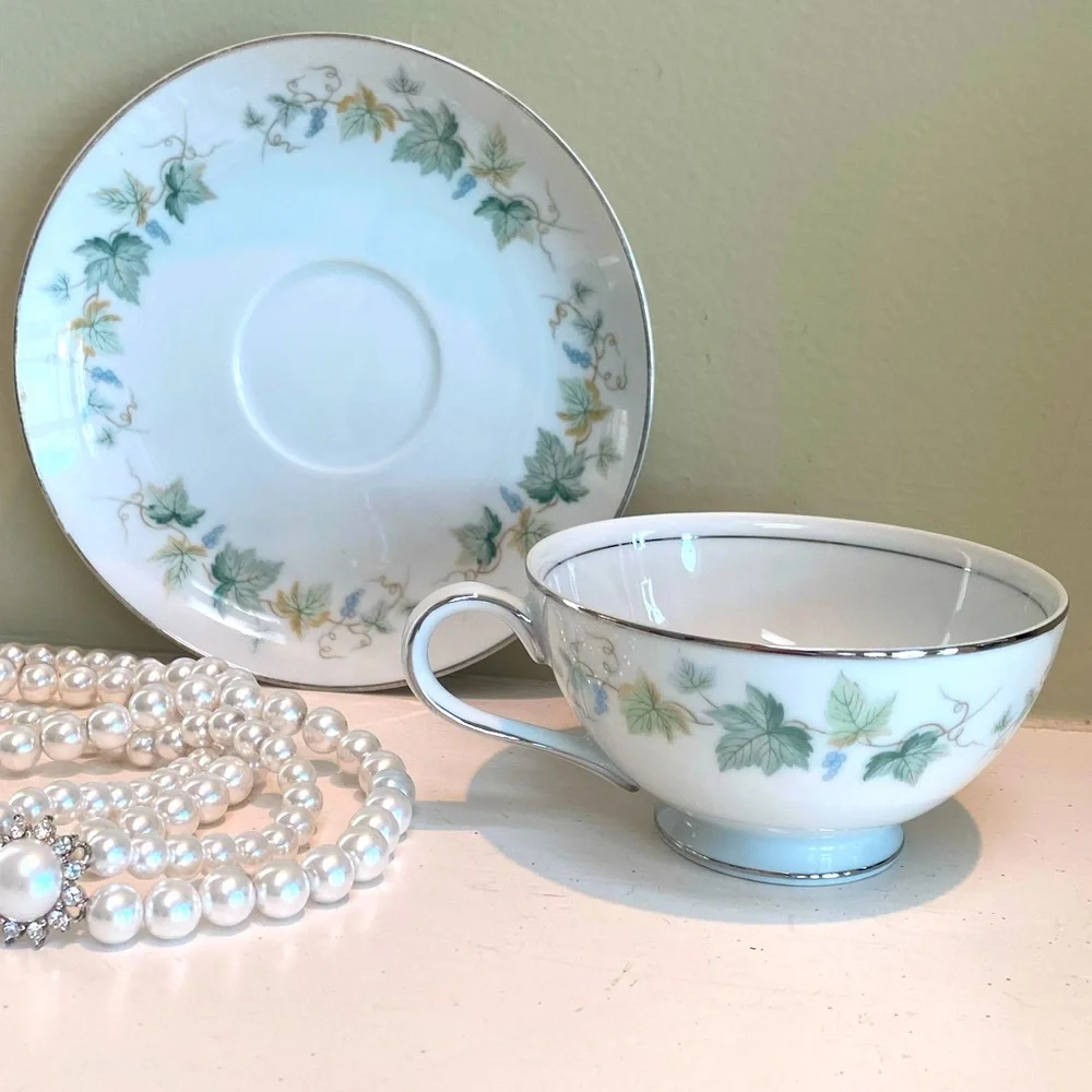 Vintage Teacup With Saucer Set Floral Vineyard Manor Fine China Japan Grape Leaf
